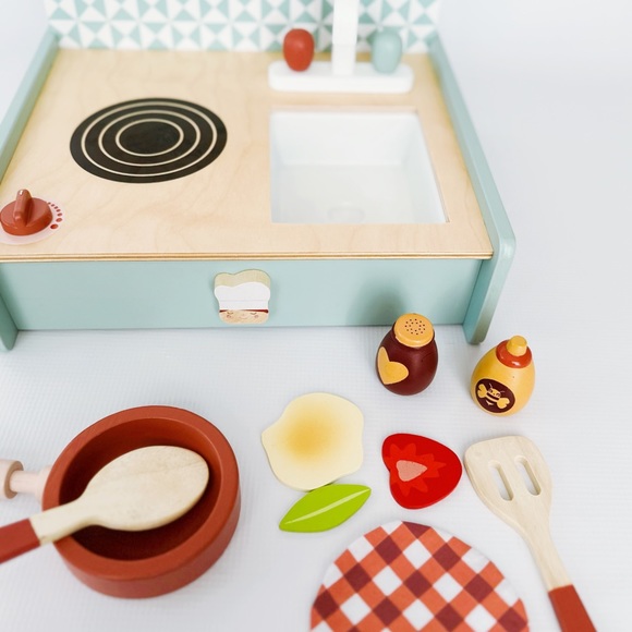 Tender Leaf Toys Mini Chef Kitchenette - Picture 5 of 16